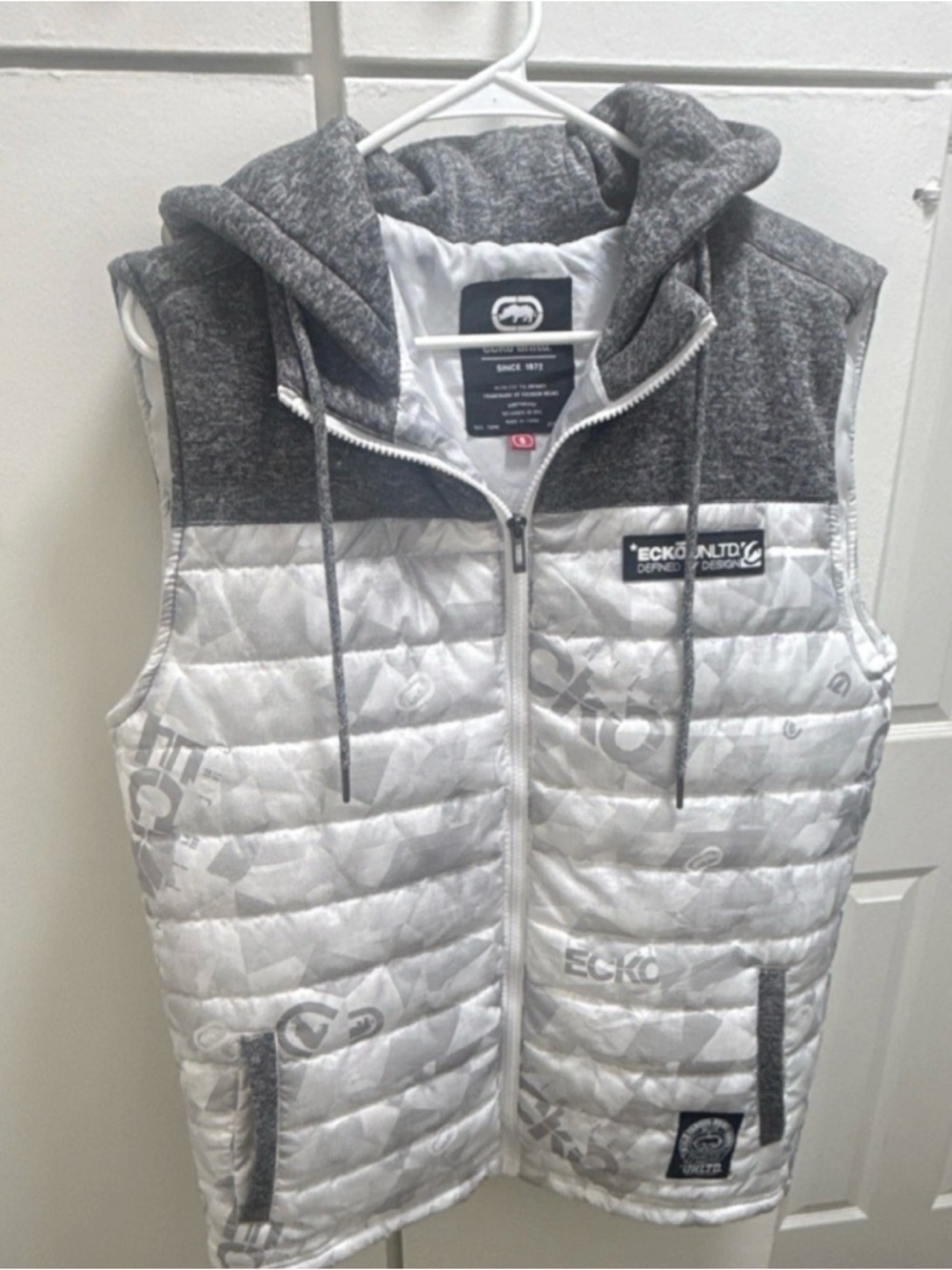 Ecko Unltd White & Gray Quilted Hooded Puffer Vest